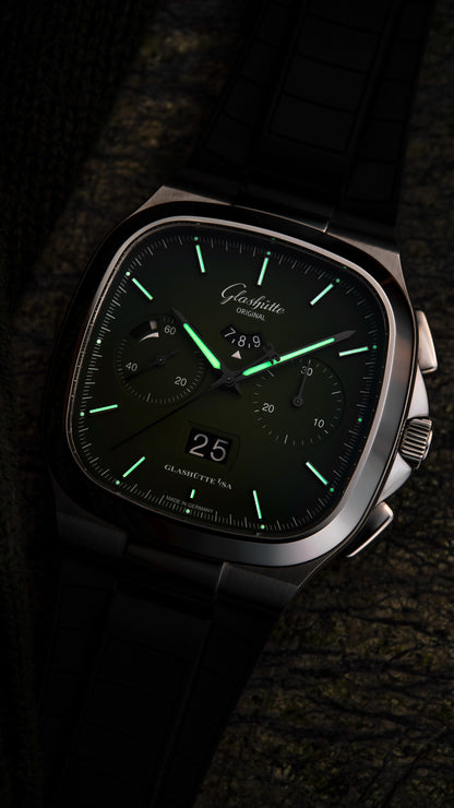 Seventies Chronograph Panoramadatum