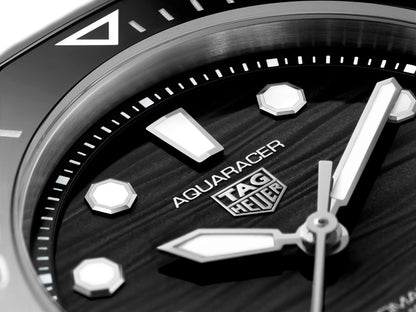 TAG Heuer Aquaracer  Professional 300 Date