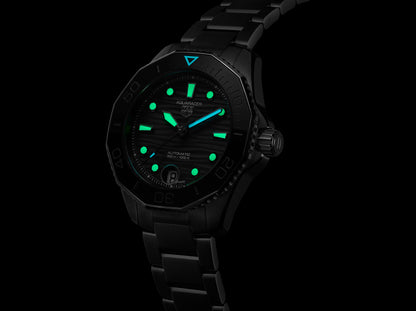 TAG Heuer Aquaracer  Professional 300 Date