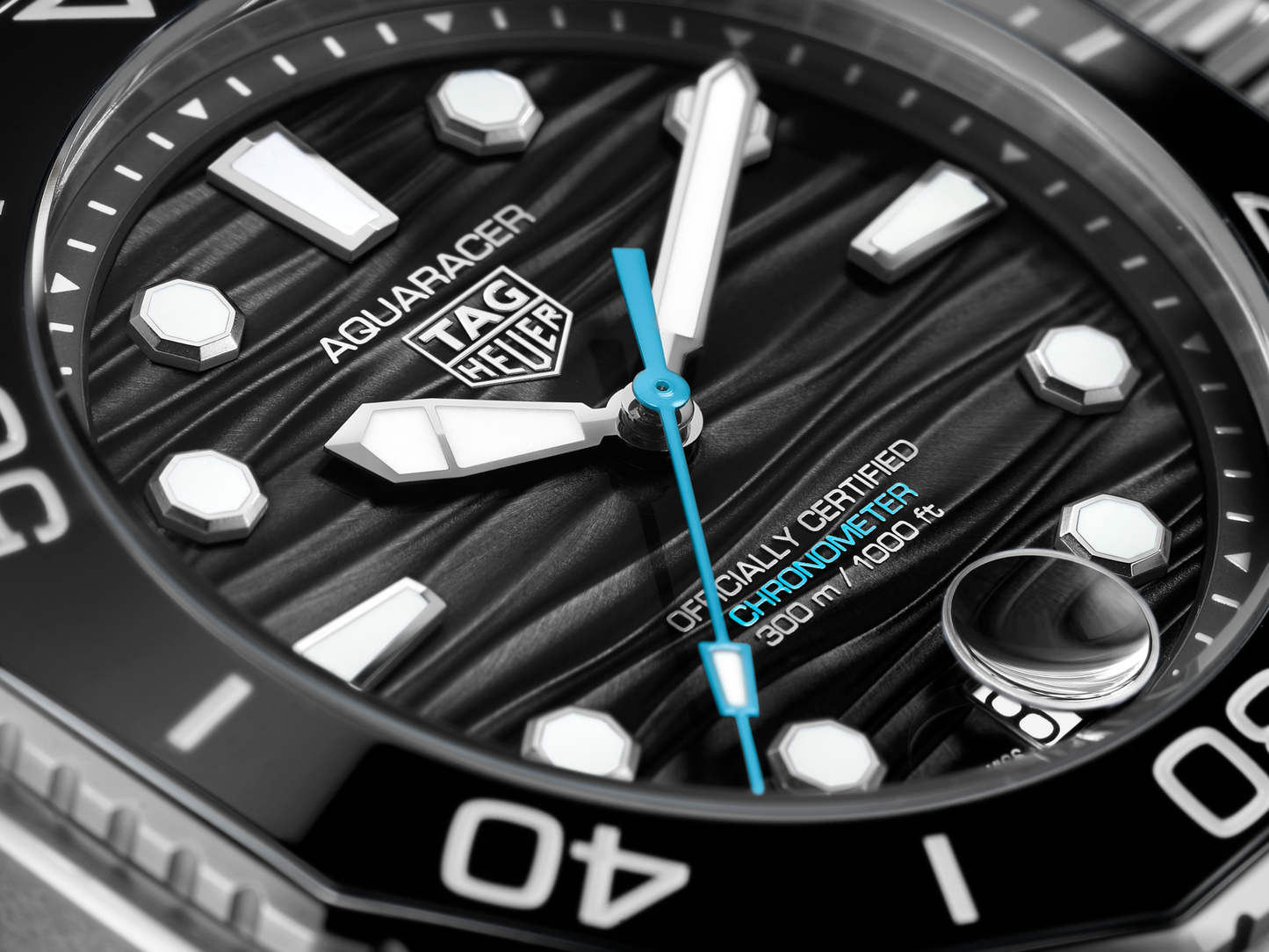 TAG Heuer Aquaracer  Professional 300 Date