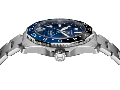 TAG Heuer Aquaracer  Professional 300 GMT
