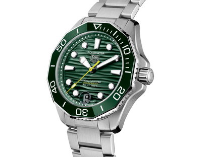 TAG Heuer Aquaracer  Professional 300 Date